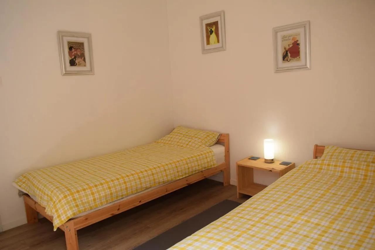 Chambres, Camping La Pointe, Saint Coulitz, Chateaulin Guest house